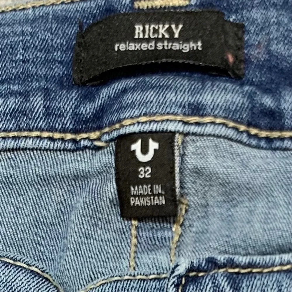 True Religion Ricky Relaxed Straight Jeans Mens 32 Medium Wash Denim Paint Marks